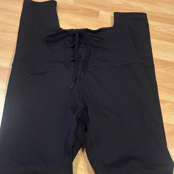 PINK Victoria’s Secret Black Lace-Up Leggings - Picture 1 of 5